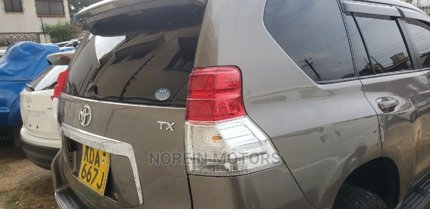 Toyota Land Cruiser Prado 2014 Gray