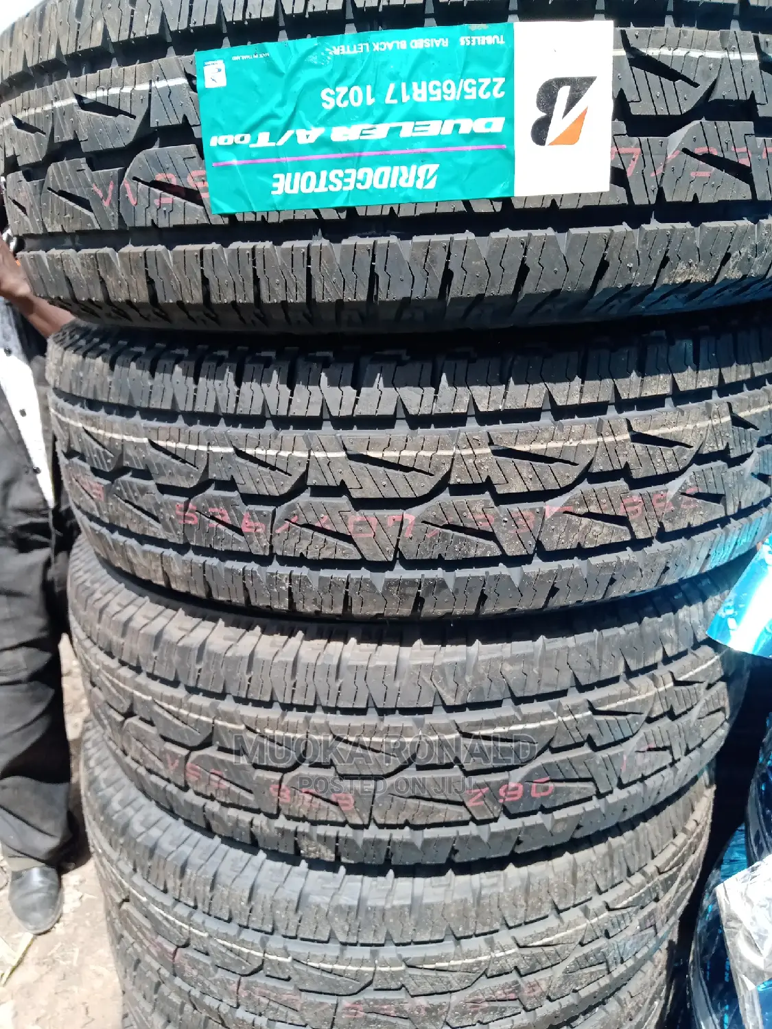225/65r17 Bridgestone Tyre