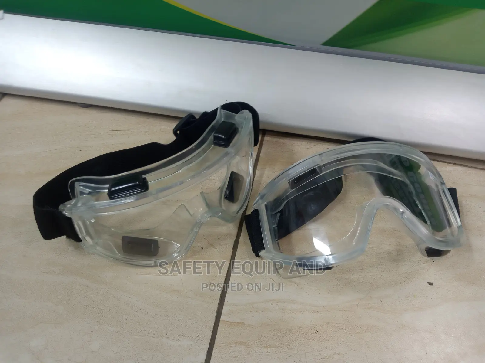 Heavy Duty Goggles With a Black Elastic