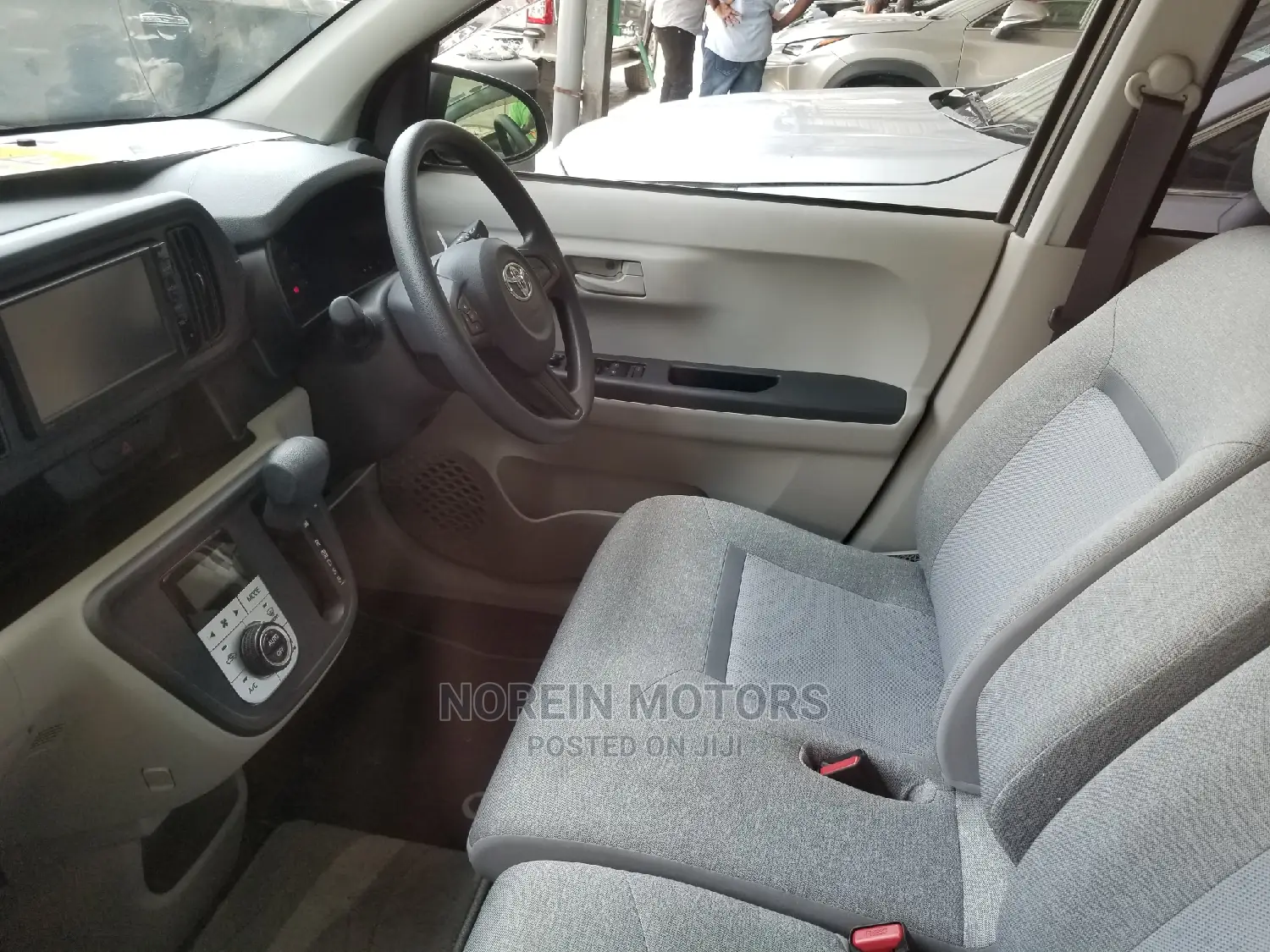 Toyota Porte 2015 White