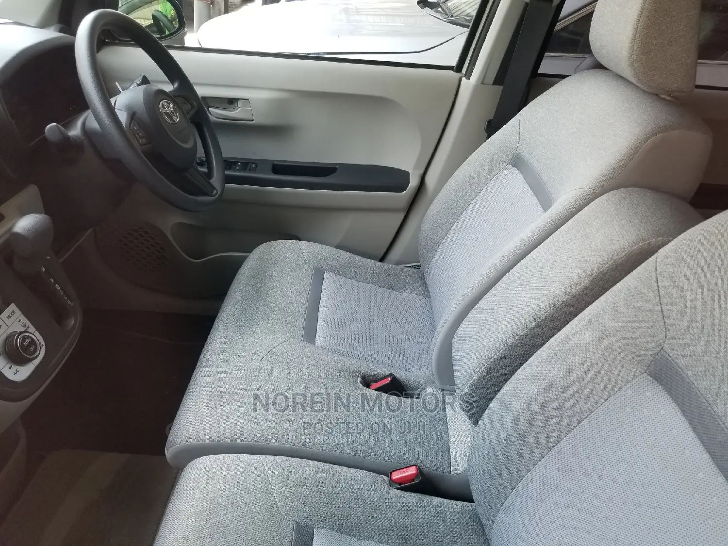Toyota Porte 2015 White
