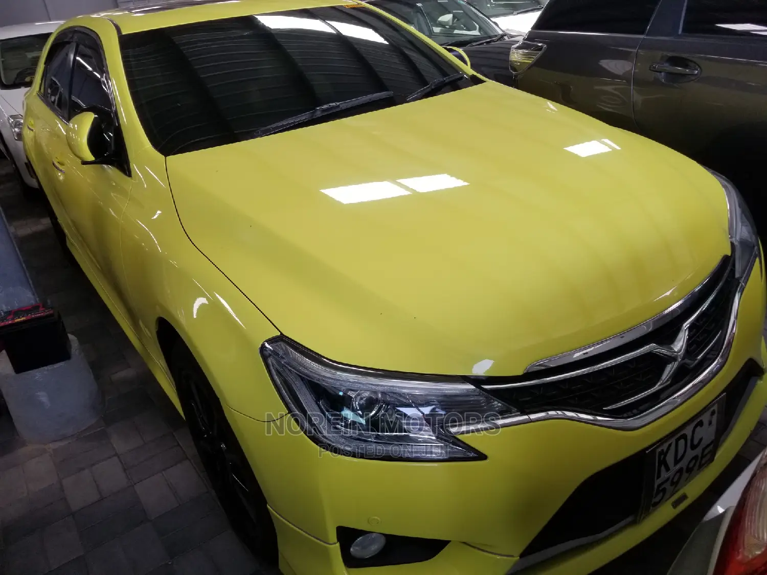 Toyota Mark X 2015 Yellow