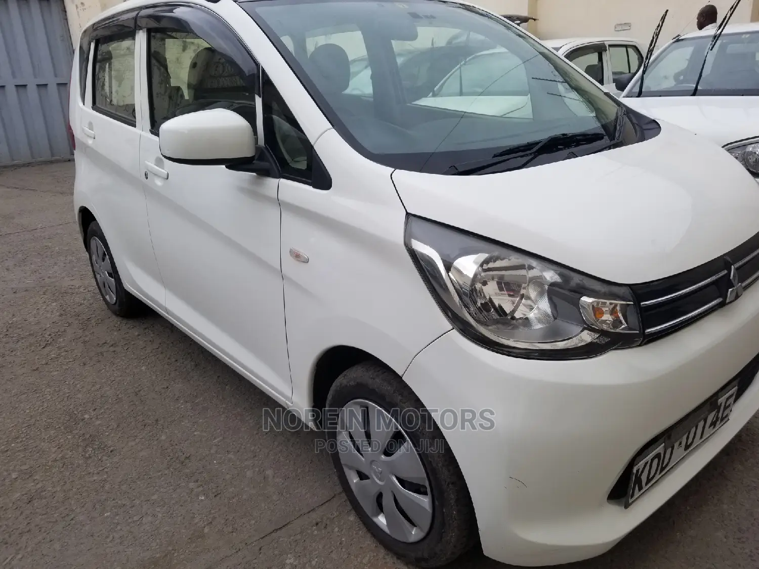 Mitsubishi SpaceWagon 2014 White