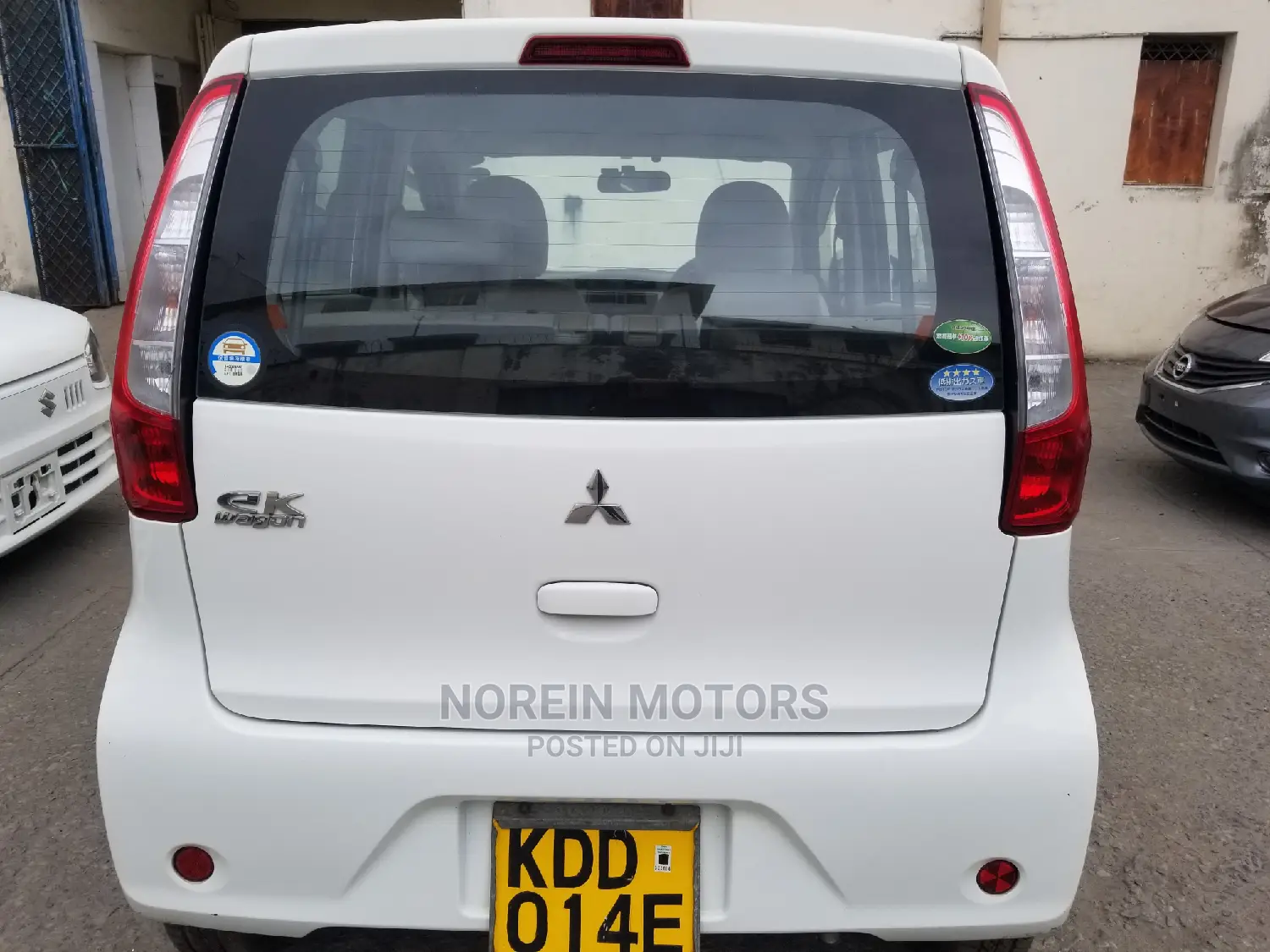 Mitsubishi SpaceWagon 2014 White