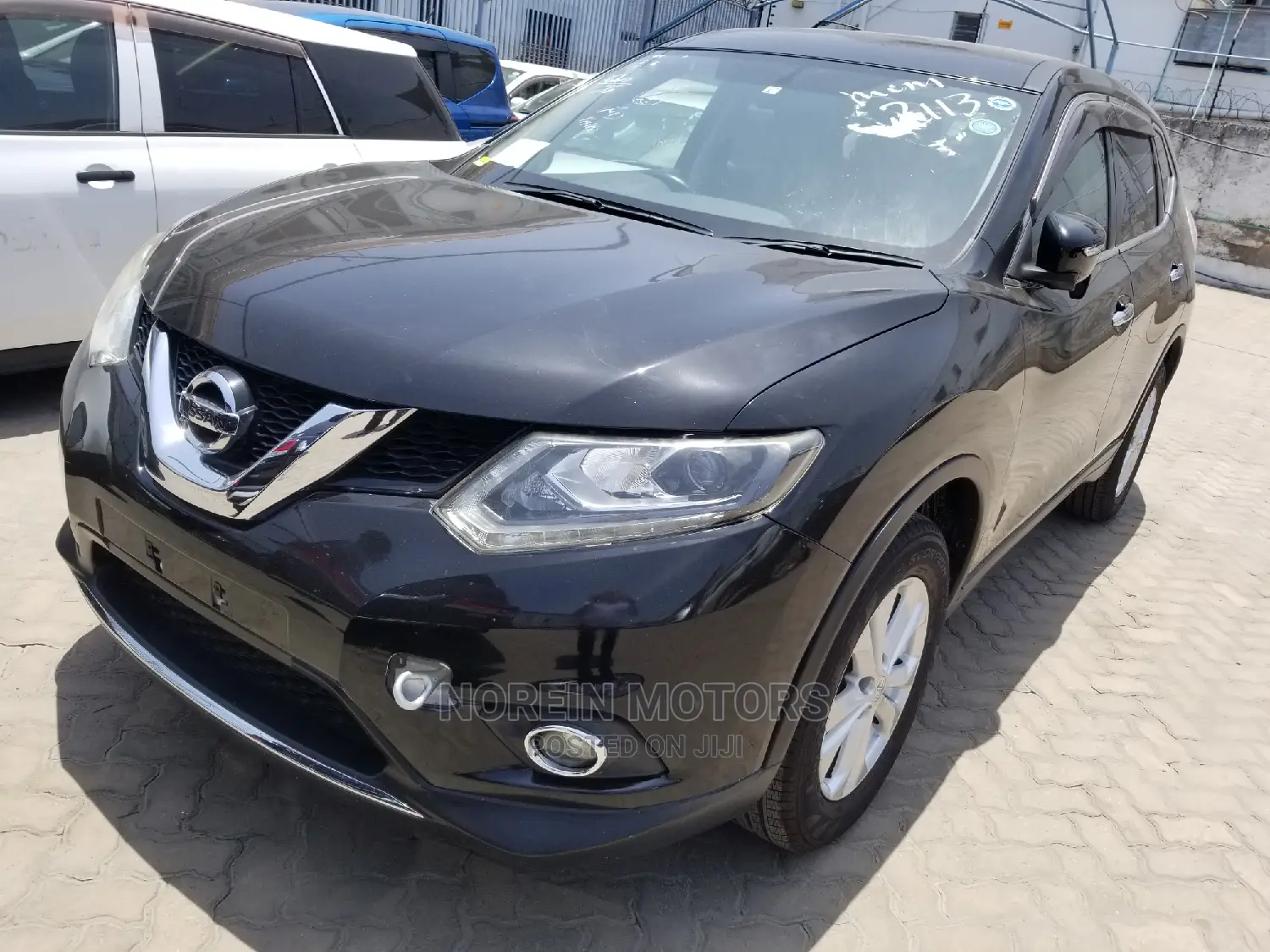 Nissan X-Trail 2014 SV Premium Black