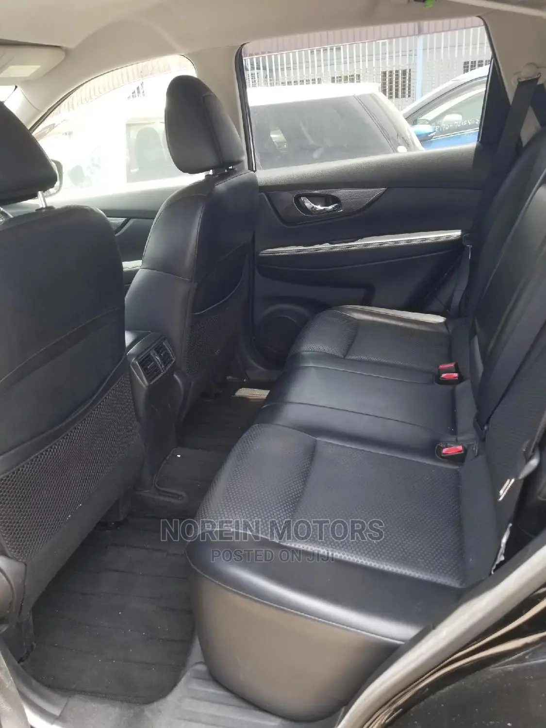Nissan X-Trail 2014 SV Premium Black
