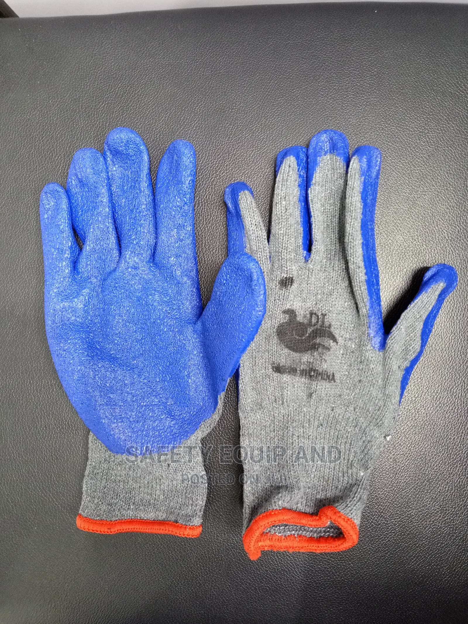 Gloves-Blue-Grey-Diamond