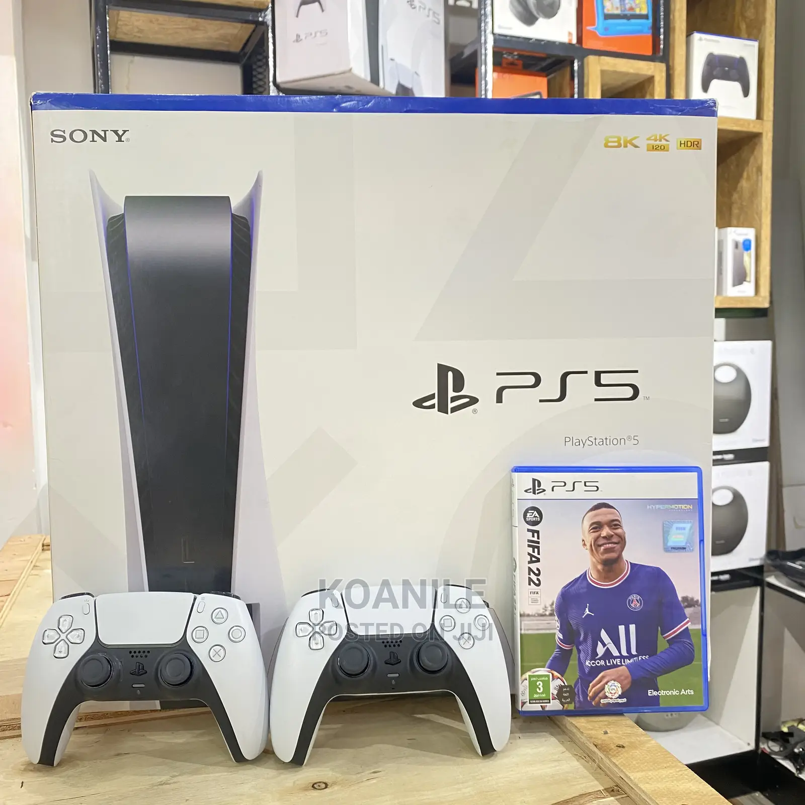 PS5 Standard + Fifa 22 + 2 Controllers