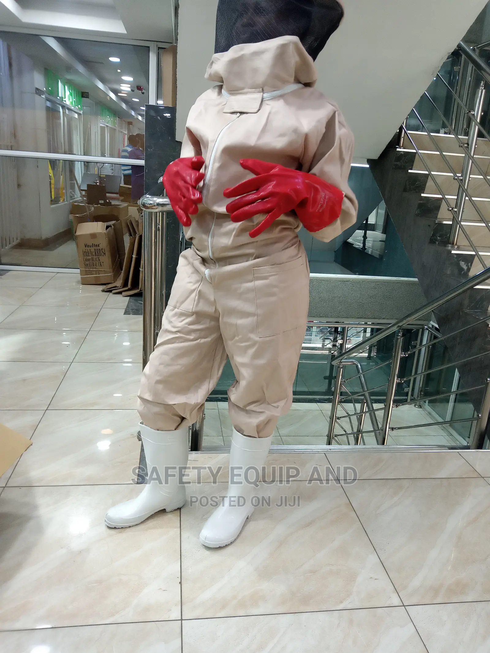 Bee Suits Beige in Color