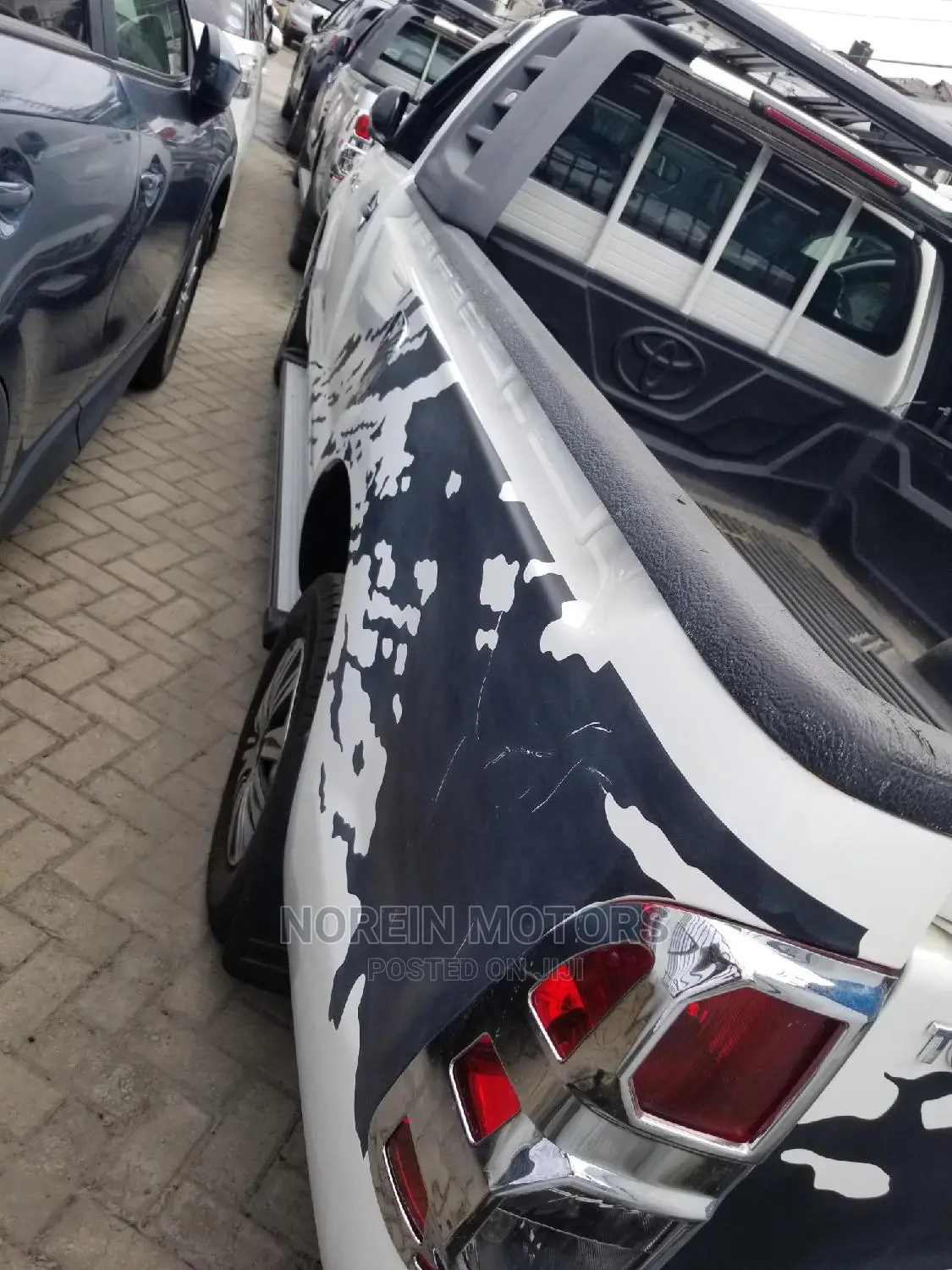 Toyota Hilux 2014 Green