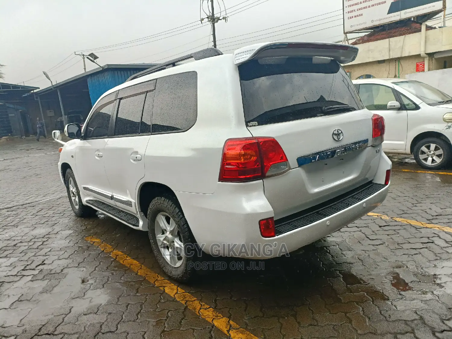 Vehicle Spray Painting