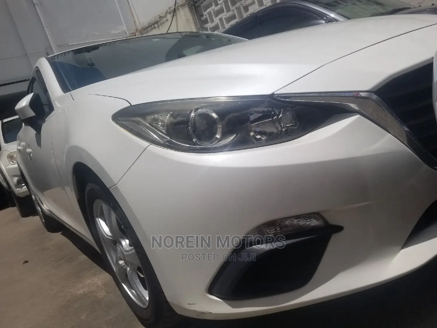 Mazda Axela SV Premium 2014 Pearl