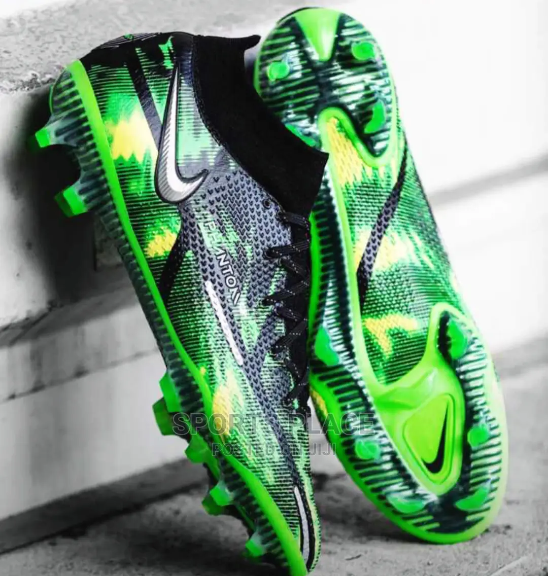 Nike Phantom GT II Shock Wave Football/Soccer Boots