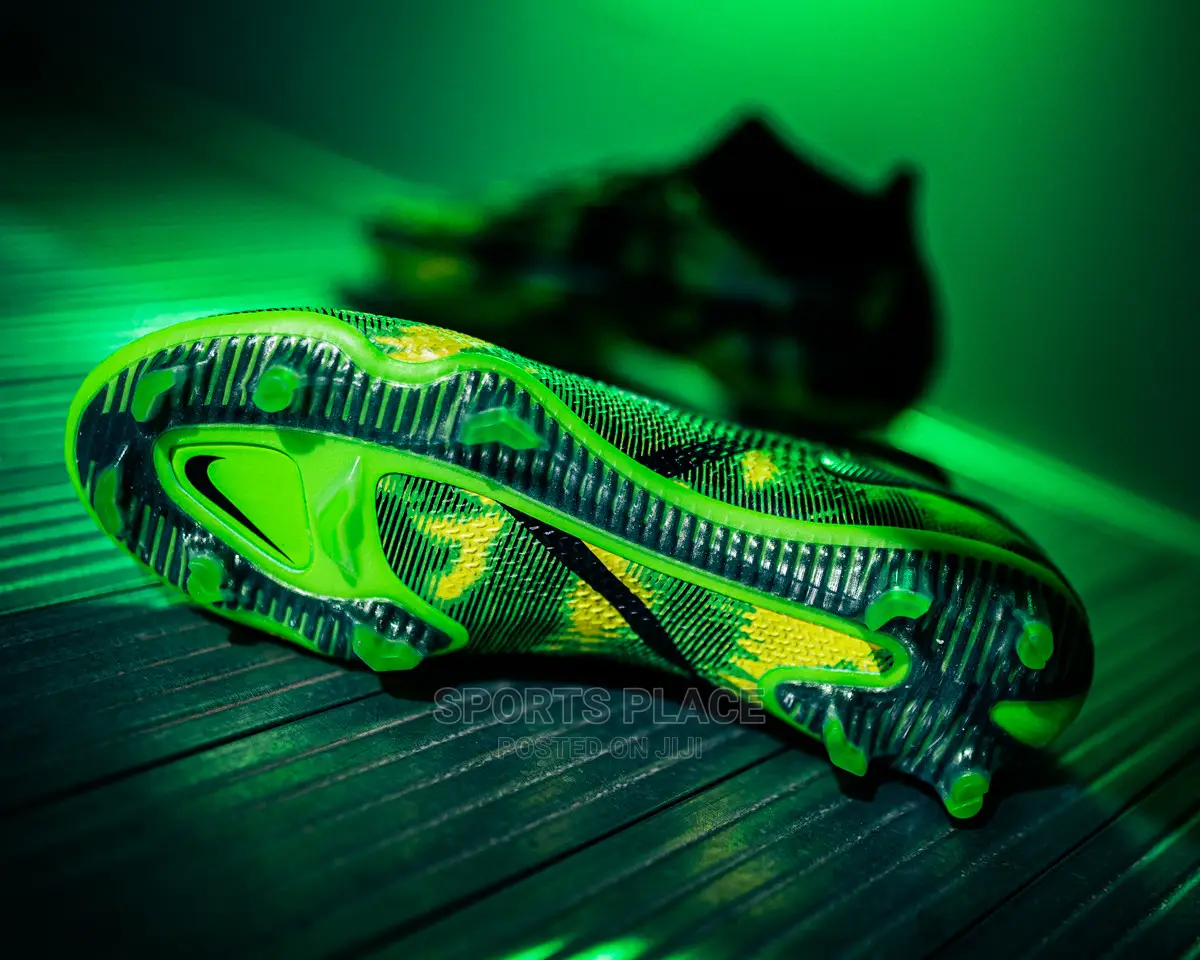 Nike Phantom GT II Shock Wave Football/Soccer Boots