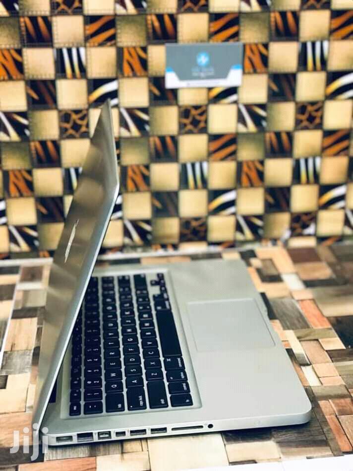 Laptop Apple MacBook Pro 4GB Intel Core i5 HDD 500GB