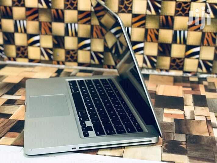 Laptop Apple MacBook Pro 4GB Intel Core i5 HDD 500GB