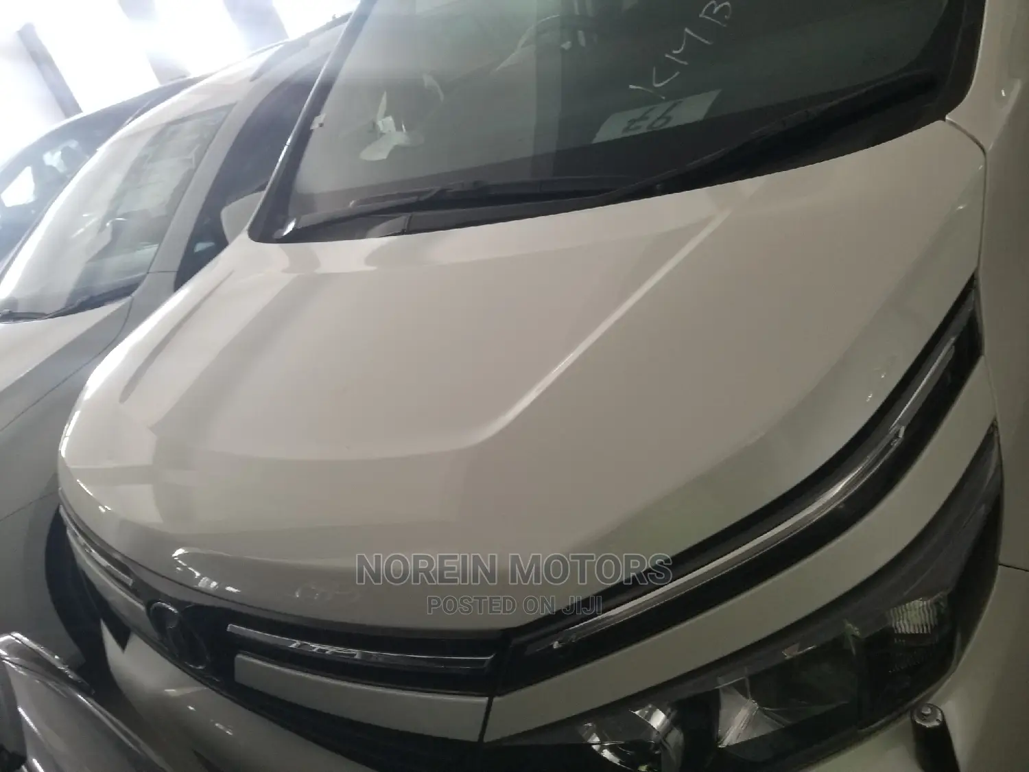 Toyota Voxy 2014 SV Premium White