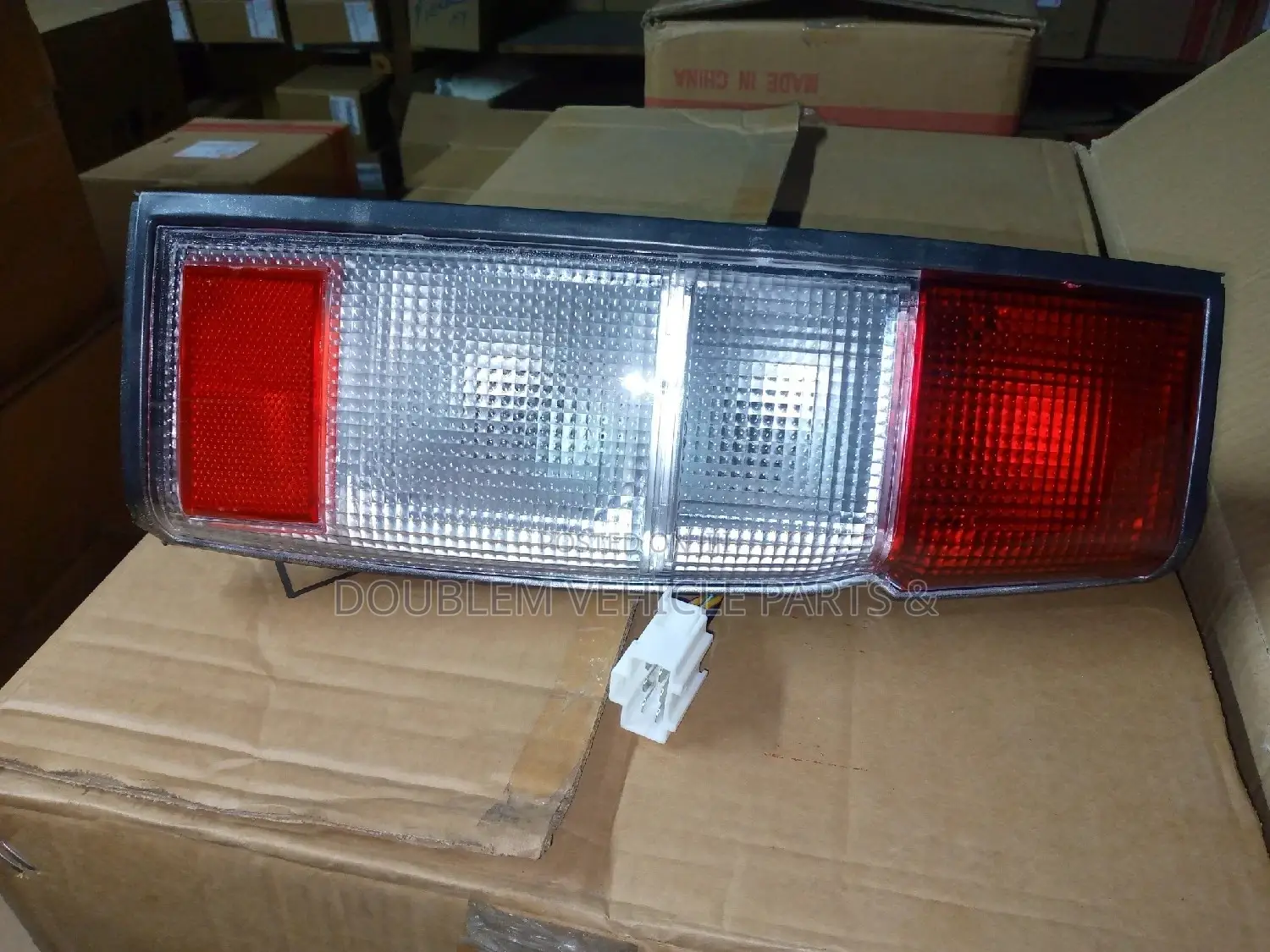 Tail Lamp Nissan Sahara/Z16 2colour