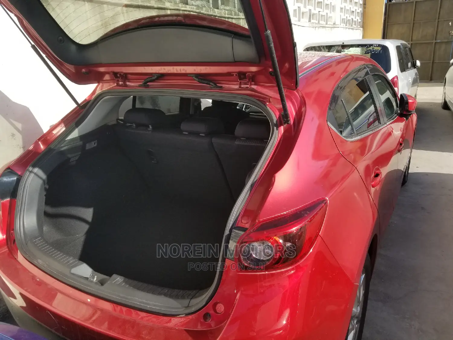 Mazda Axela 2015 Red