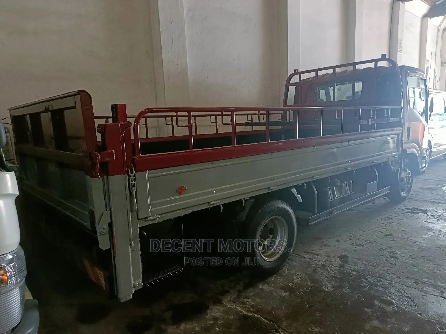 Isuzu NPR Truck