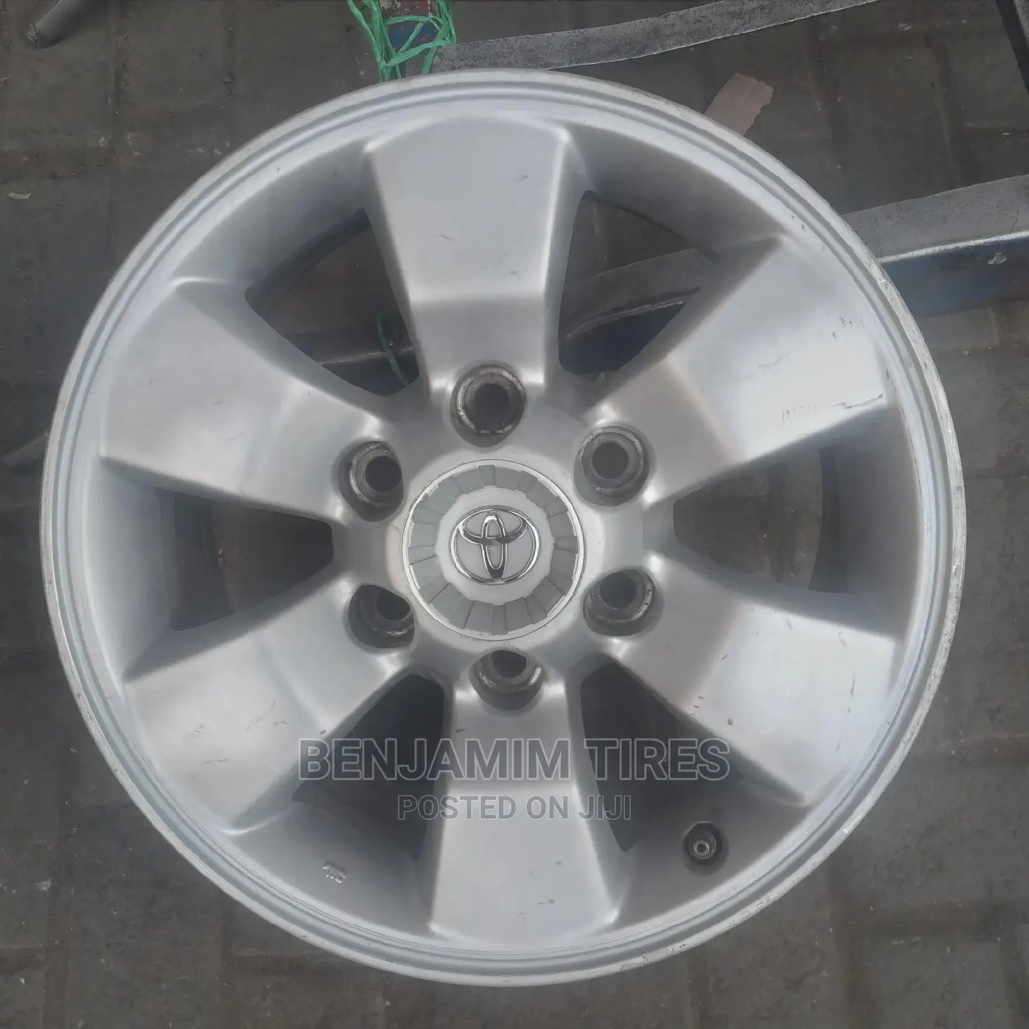 Original Rim Size 16 Inch for Toyota Surf.