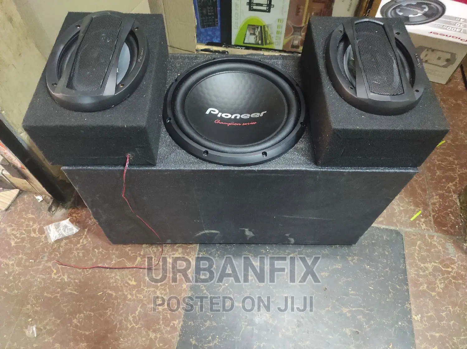 Pioneer 1600watts Subwoofer and 2 Midrange Speakers