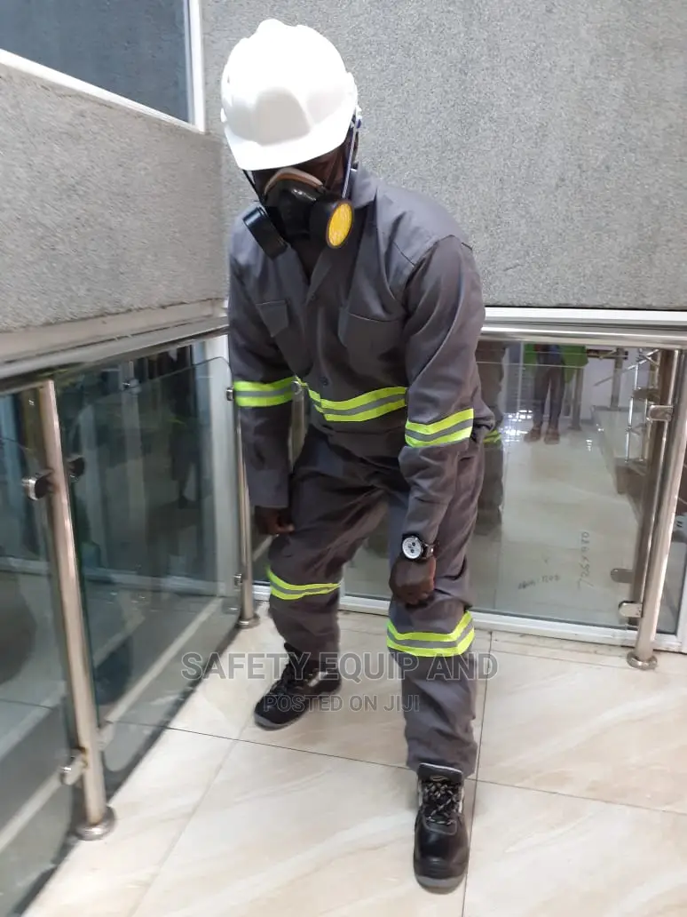 Safety Wear-Reflective Overalls Available