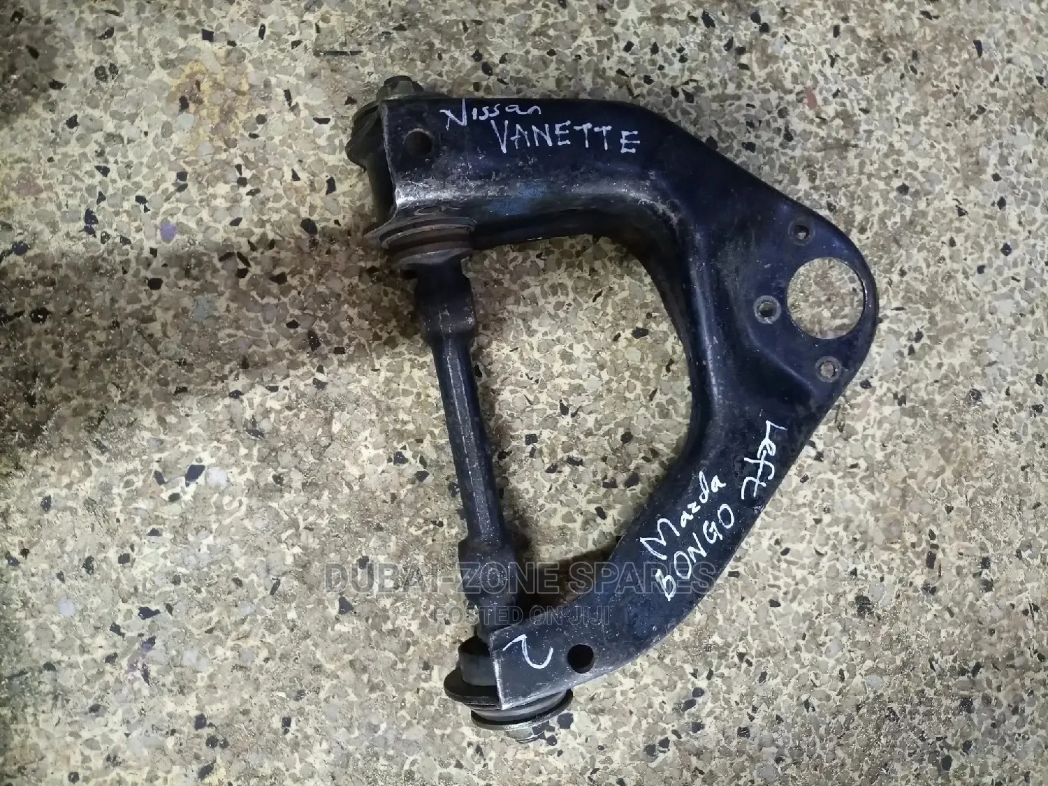 Upper Control Arms Nissan Vannette.