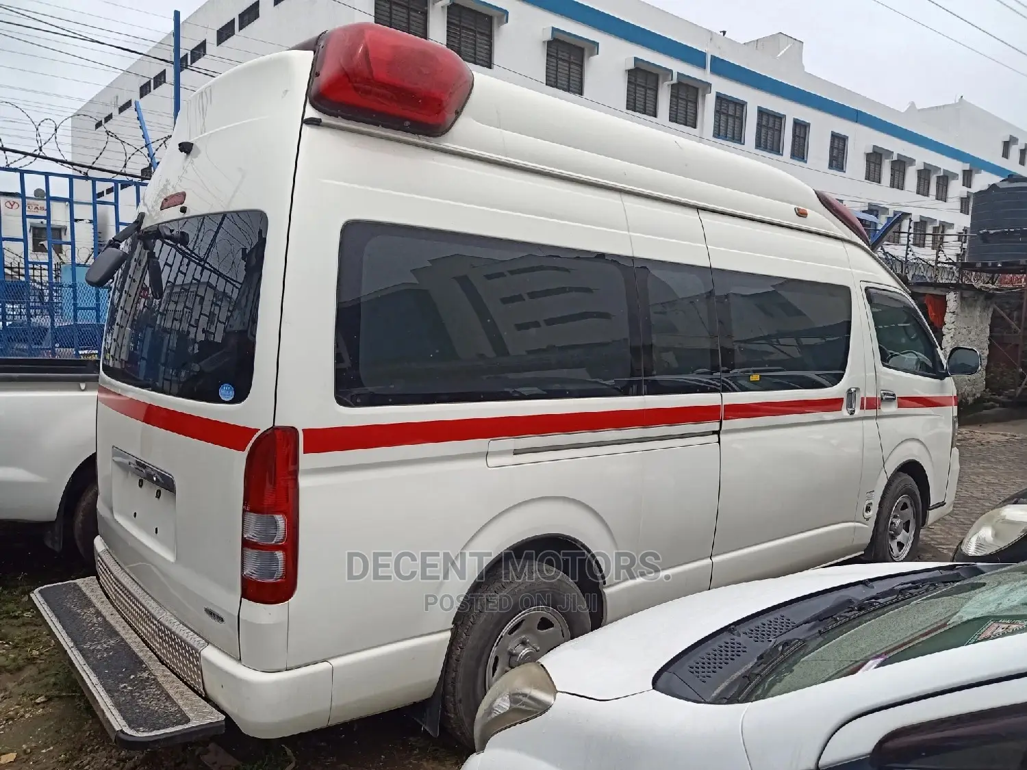 Toyota Hiace 9l Ambulance