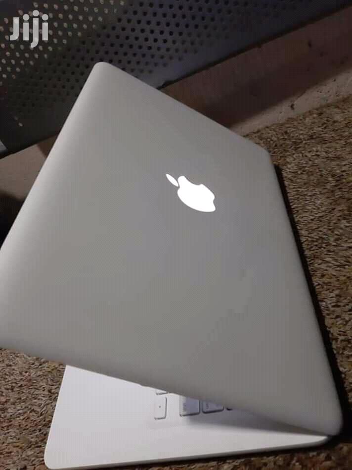 Refurbished Laptop Apple MacBook 4GB Intel Core 2 Duo HDD 320GB