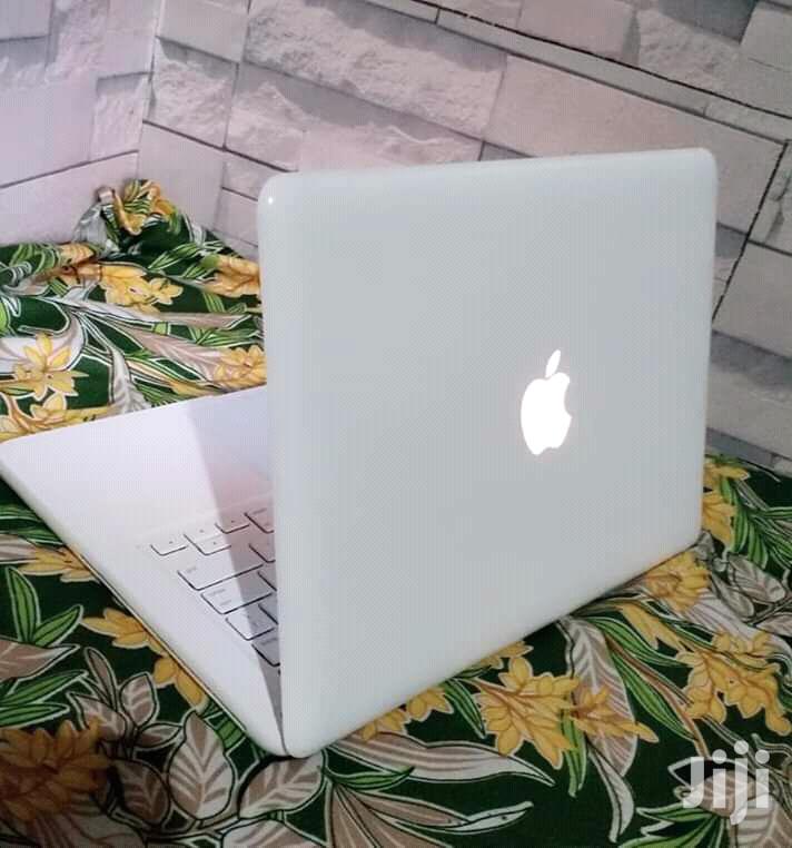 Laptop Apple MacBook 14" 320GB HDD 2GB RAM