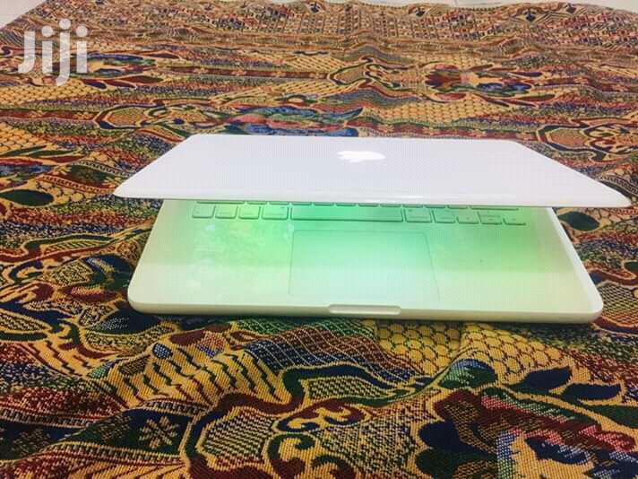 Laptop Apple MacBook 4GB Intel Core 2 Duo HDD 320GB