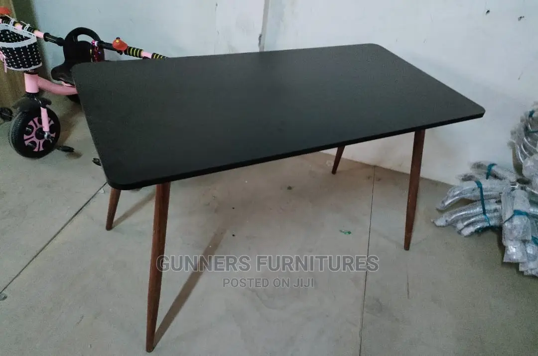 Eames Table.