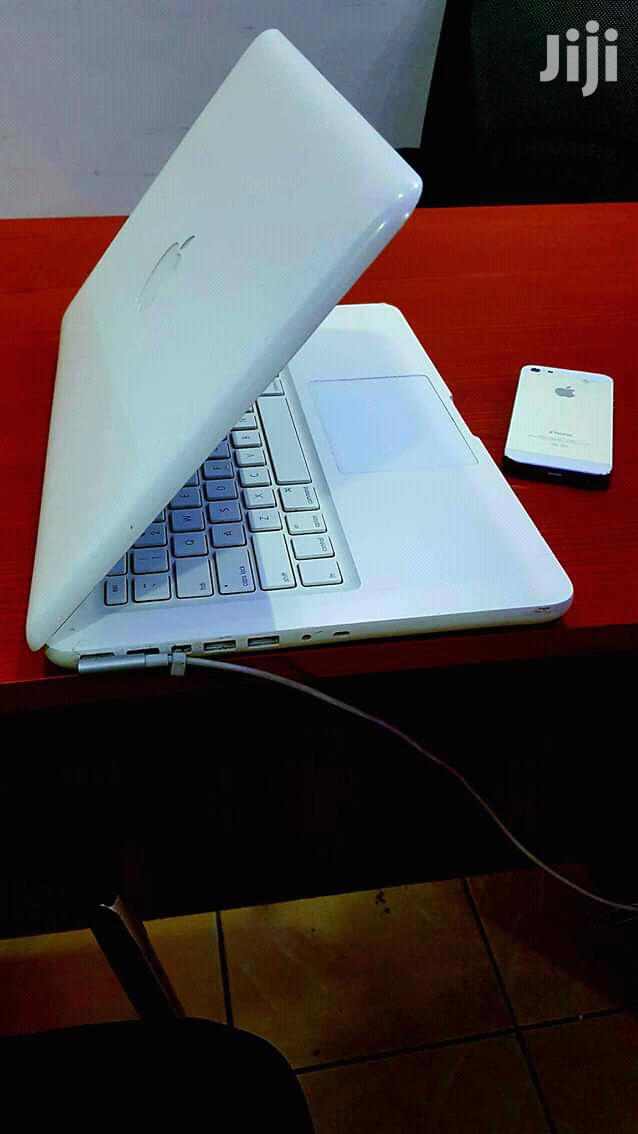 Laptop Apple MacBook 4GB Intel Core 2 Duo HDD 320GB