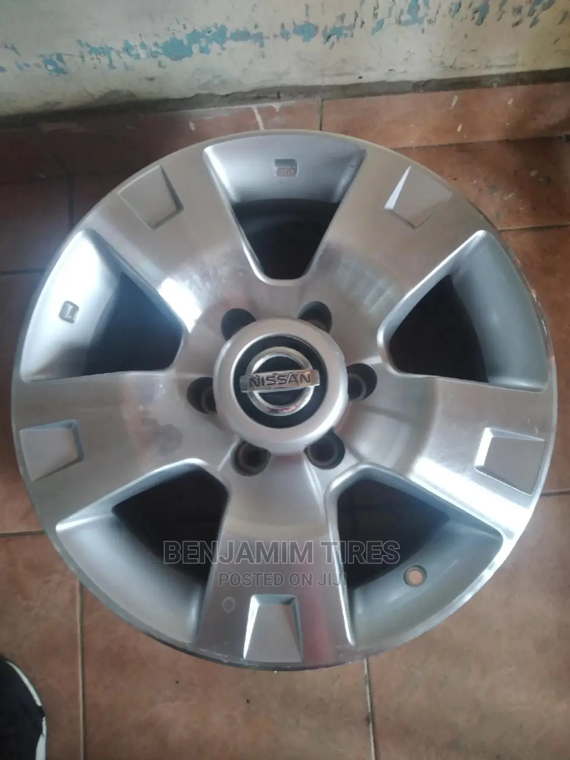 Original Rims Set Sizes 17 Inch for Nissan Patrol.