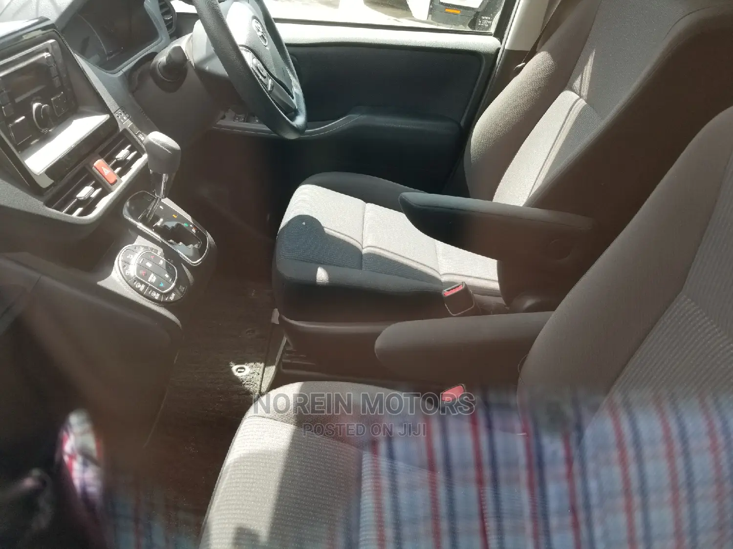 Toyota Voxy 2015 Black