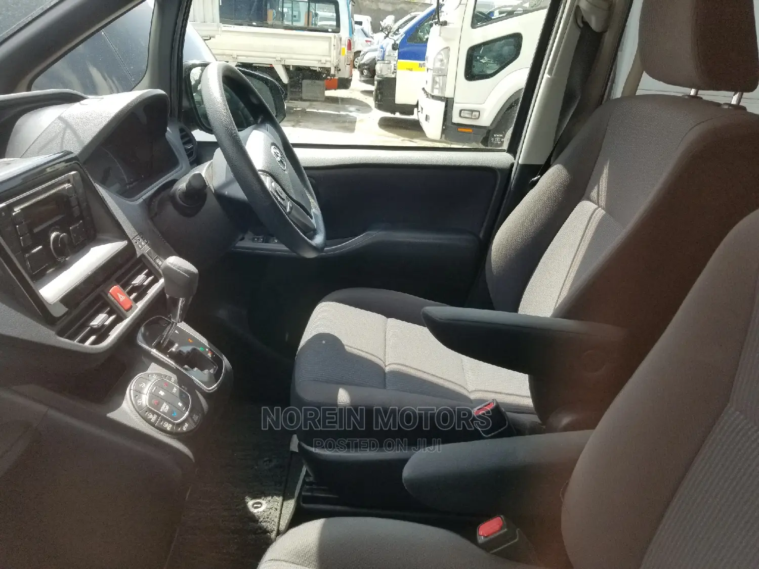 Toyota Voxy 2015 Black