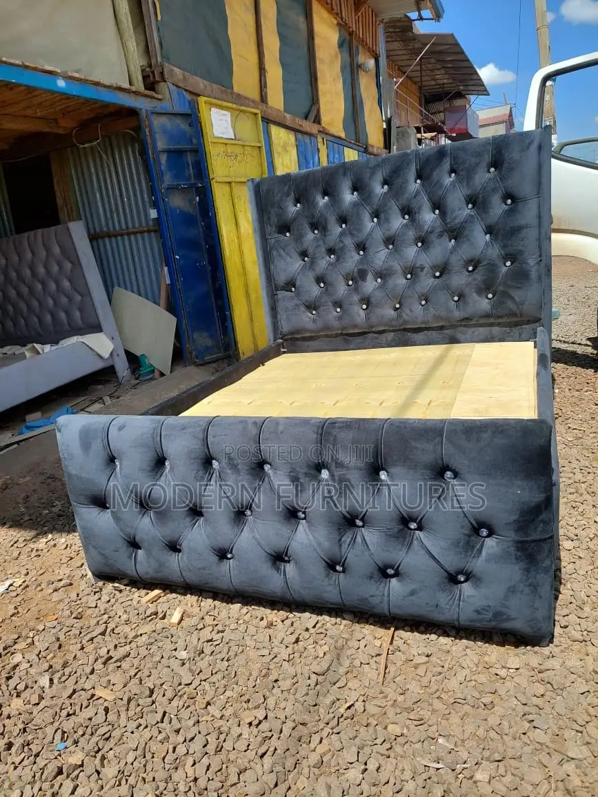 5/6 Tufted Bed
