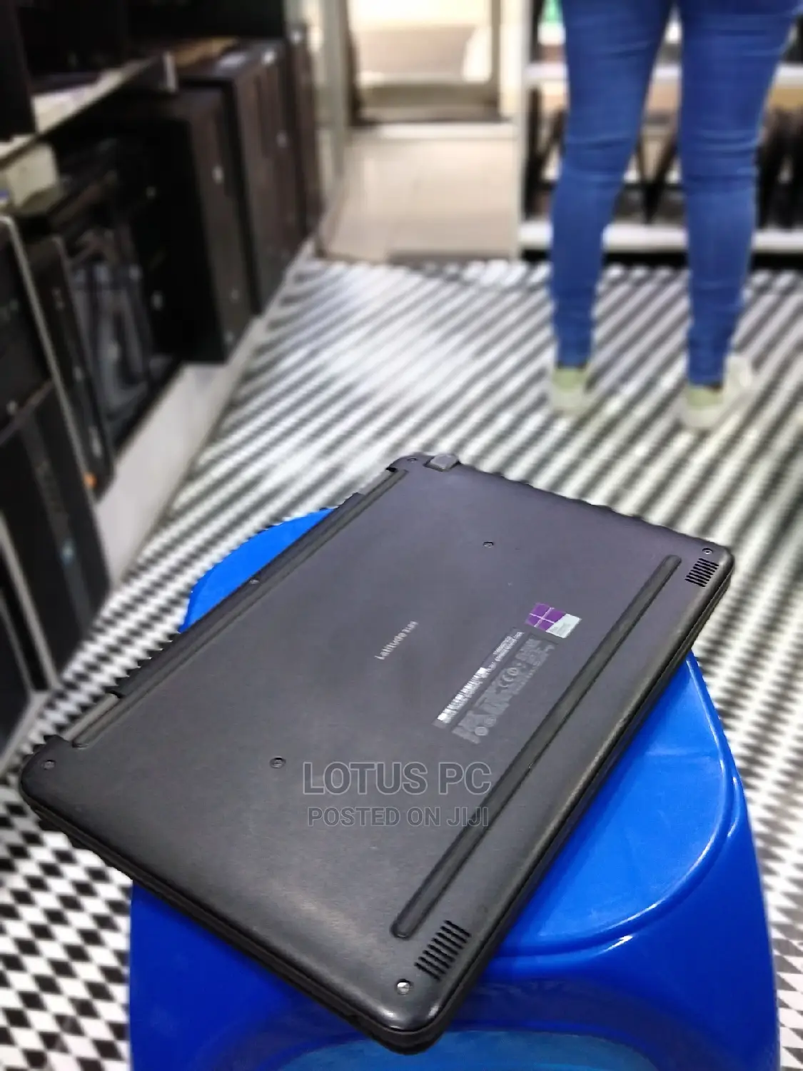 Laptop Dell Latitude 3189 4GB Intel Celeron SSD 128GB
