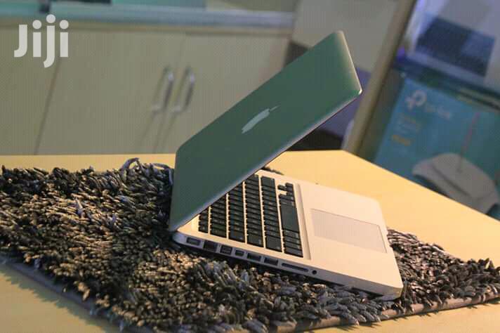 Laptop Apple MacBook Pro 4GB Intel Core i5 HDD 500GB
