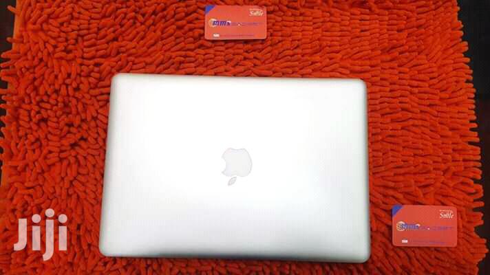 Laptop Apple MacBook Pro 4GB Intel Core i5 HDD 500GB