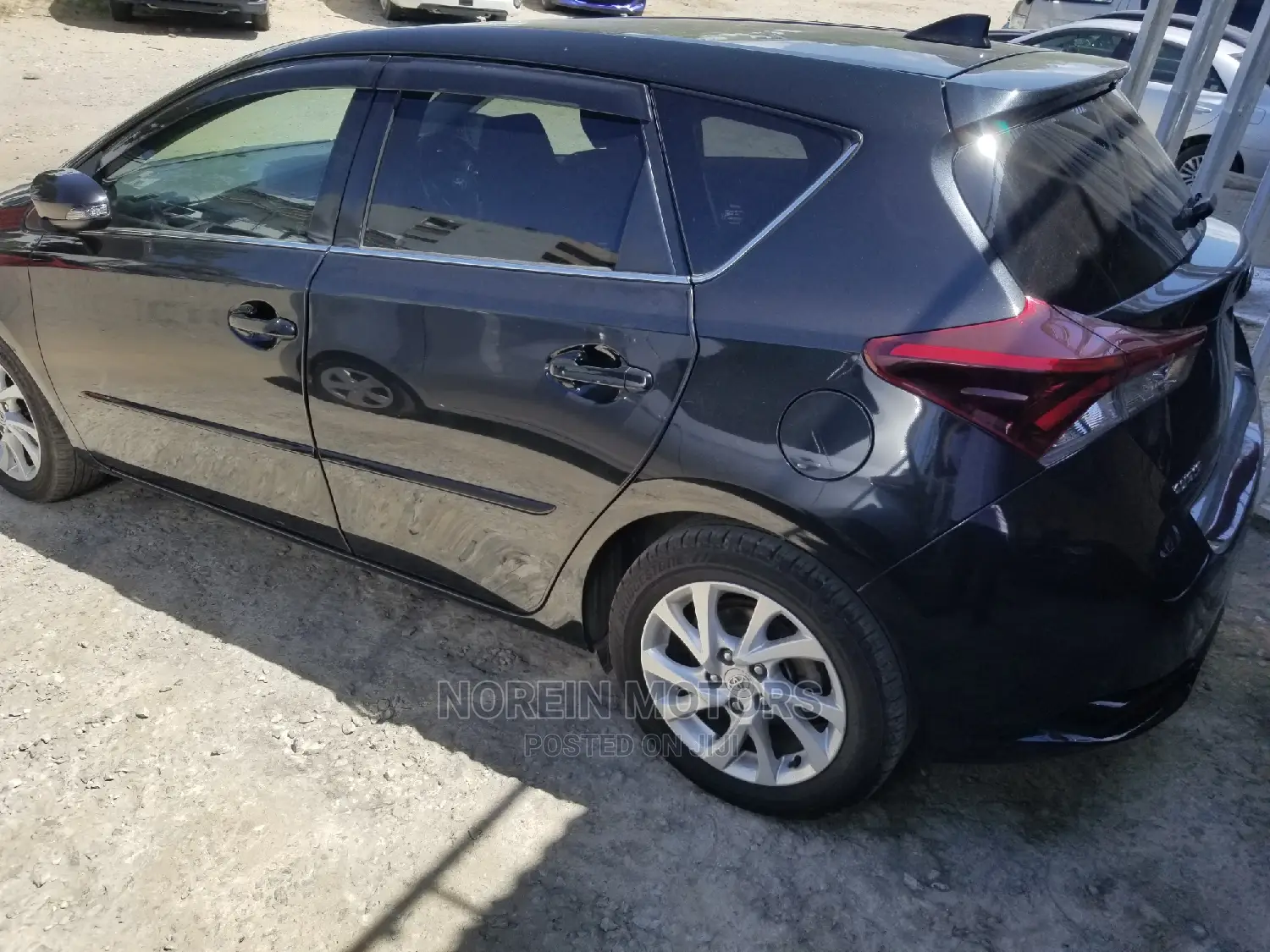 Toyota Auris 2015 Black