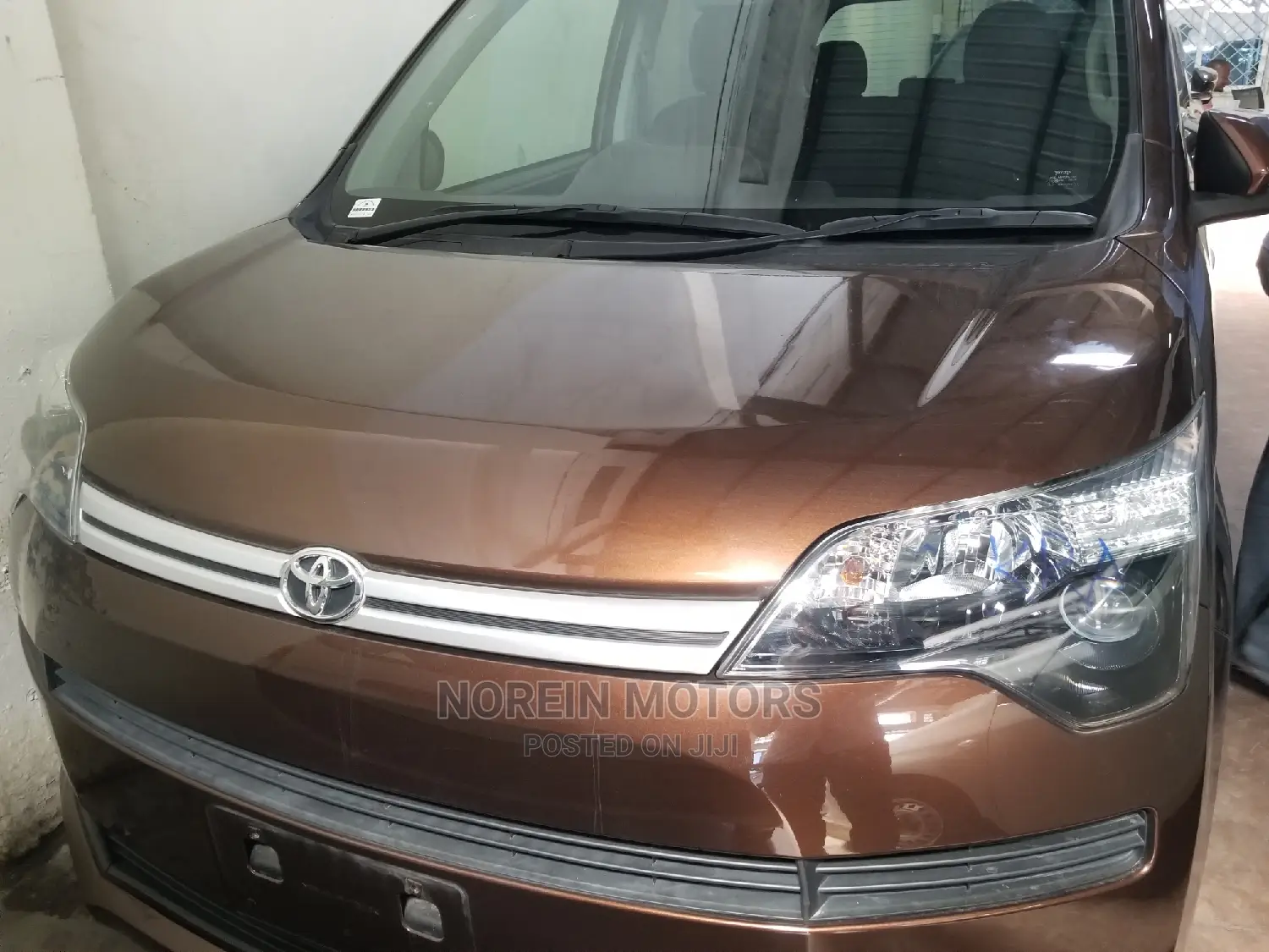 Toyota Spade 1.3 2014 Brown