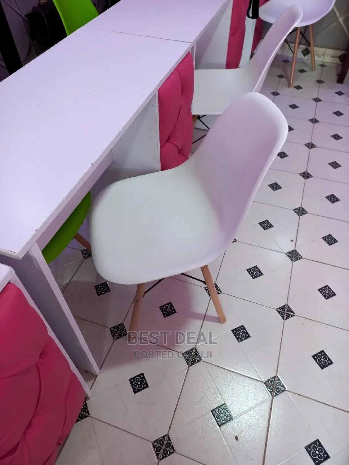 Salon Chair