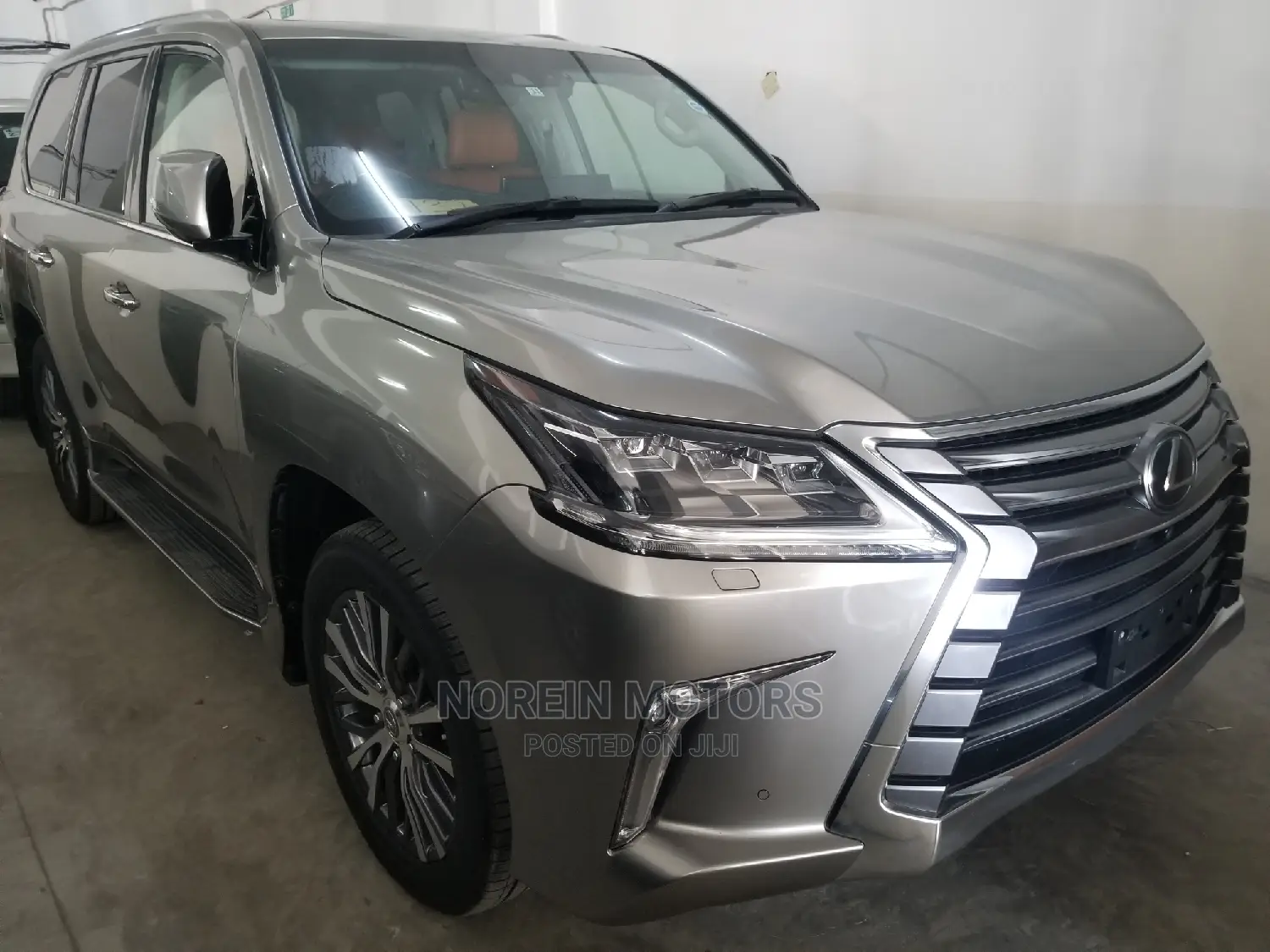 Lexus LX 570 AWD 2016 Silver