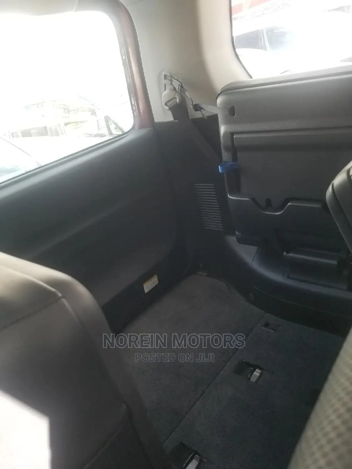Nissan Serena 2015 Orange
