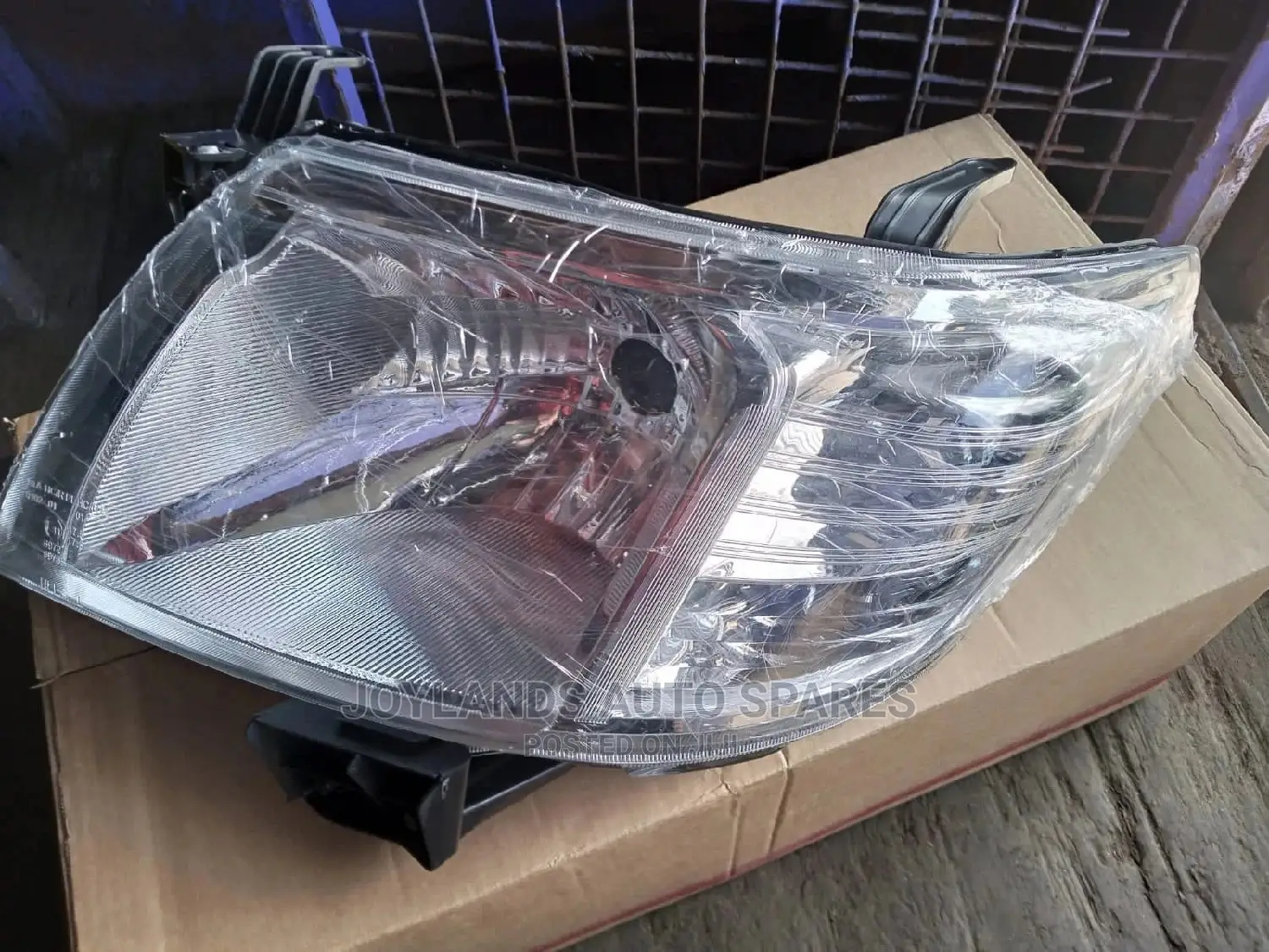 Headlamp Vigo 2012