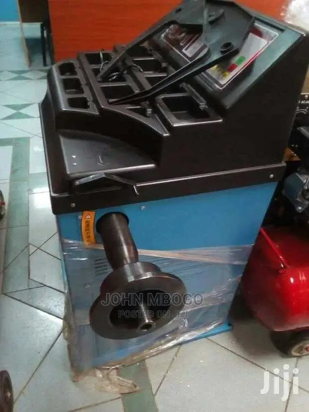 Wheel Balancer Machine