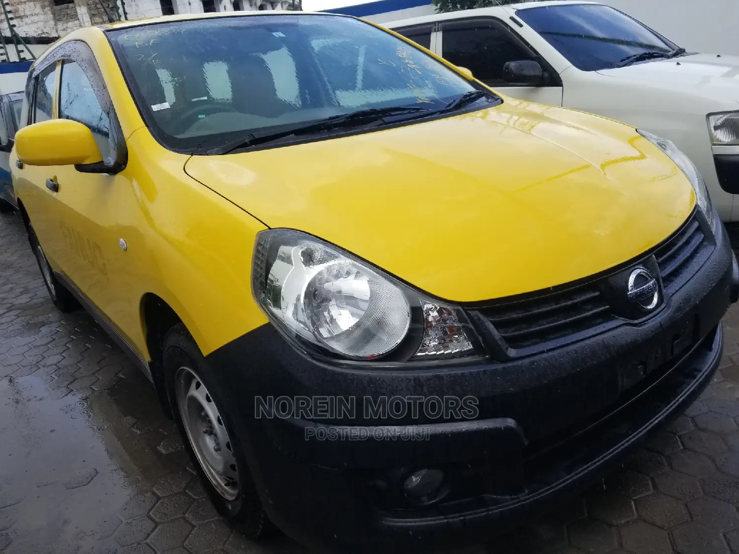 Nissan Advan 2015 Yellow