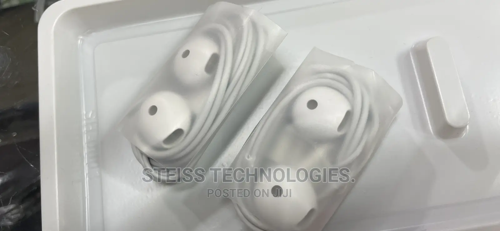 Oppo Original Earphones.